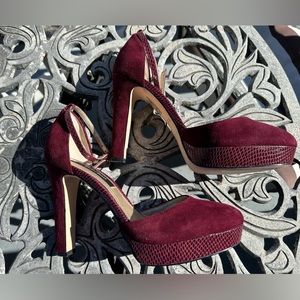 NWT White House Black Market 4” Burgundy Heels “Marianna Port”